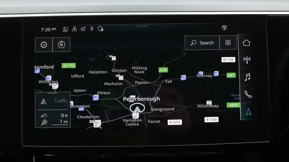 2021-audi-e-tron-50e-technik-station-wagon-big-11