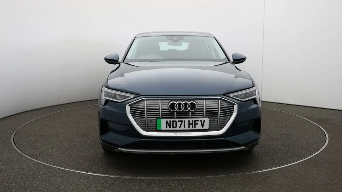 2021-audi-e-tron-50e-technik-station-wagon-big-33