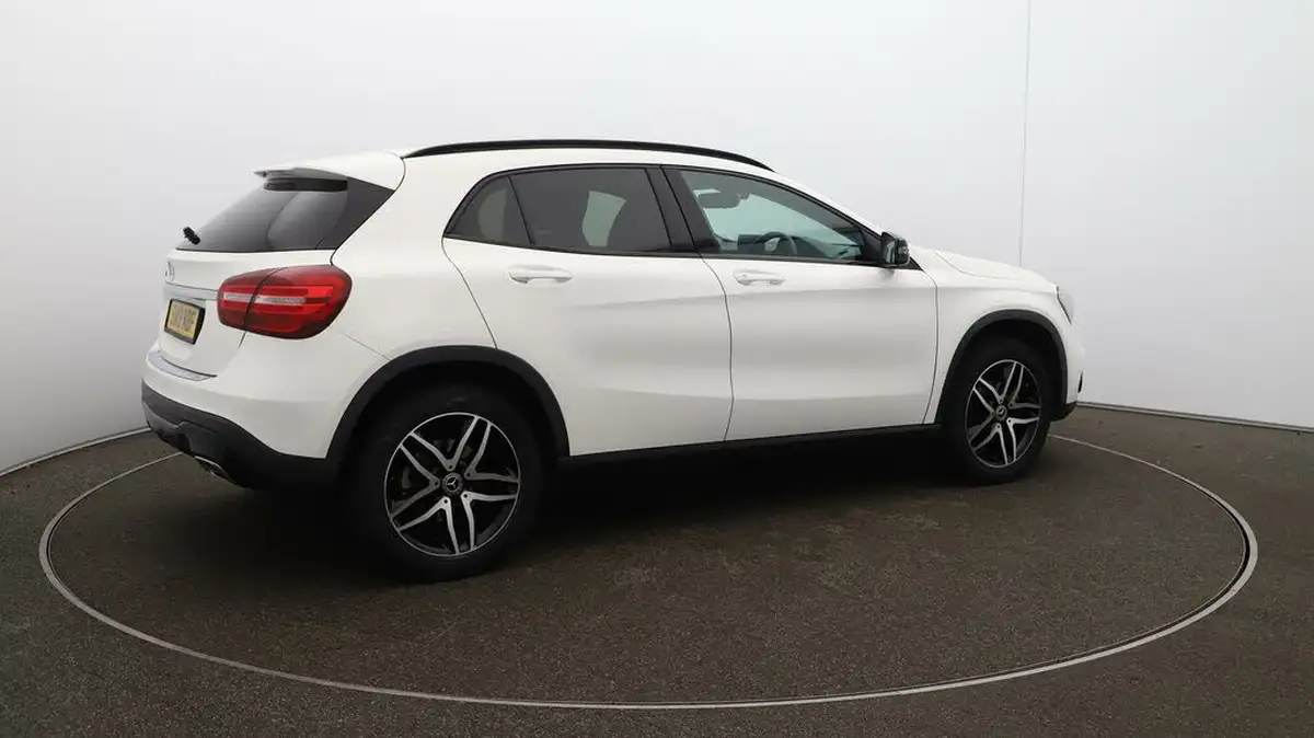 2019-mercedes-benz-gla-class-16-gla-180-urban-edition-ss-7g-dct-big-42