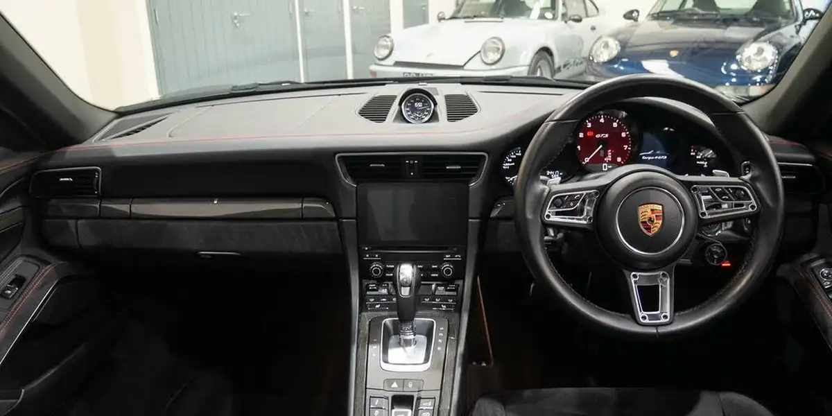 2018-porsche-911-30-targa-4-gts-450bhp-pdk-big-20