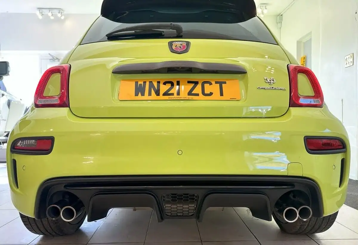 2021-abarth-595-14-tjet-competizione-big-10