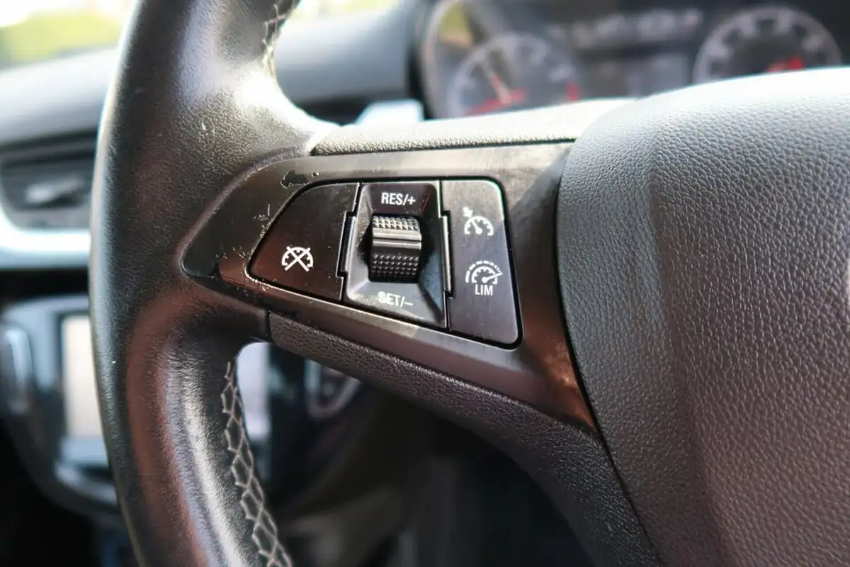 2015-vauxhall-corsa-12-limited-edition-3d-big-44