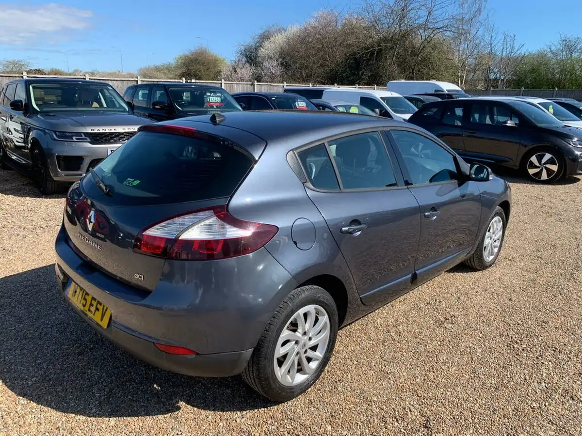 2015-renault-megane-15dci-dynamique-nav-energy-ss-hatchback-5d-big-6