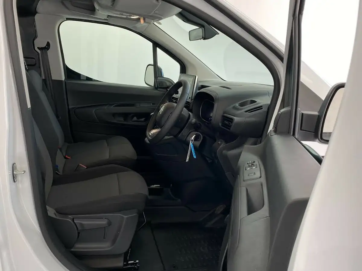 2023-citroen-berlingo-15-bluehdi-650-driver-edition-big-4
