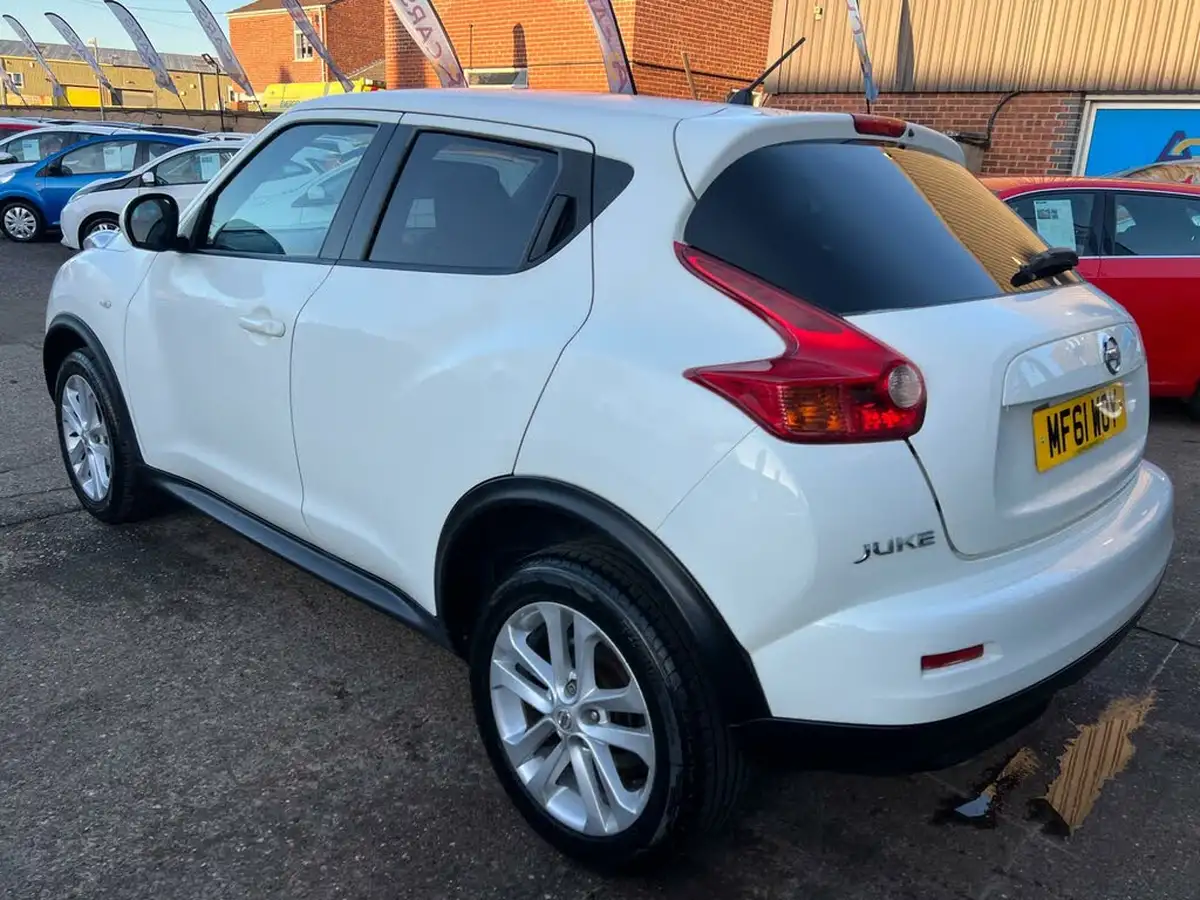 2011-nissan-juke-16-acenta-premium-16v-1598cc-big-43