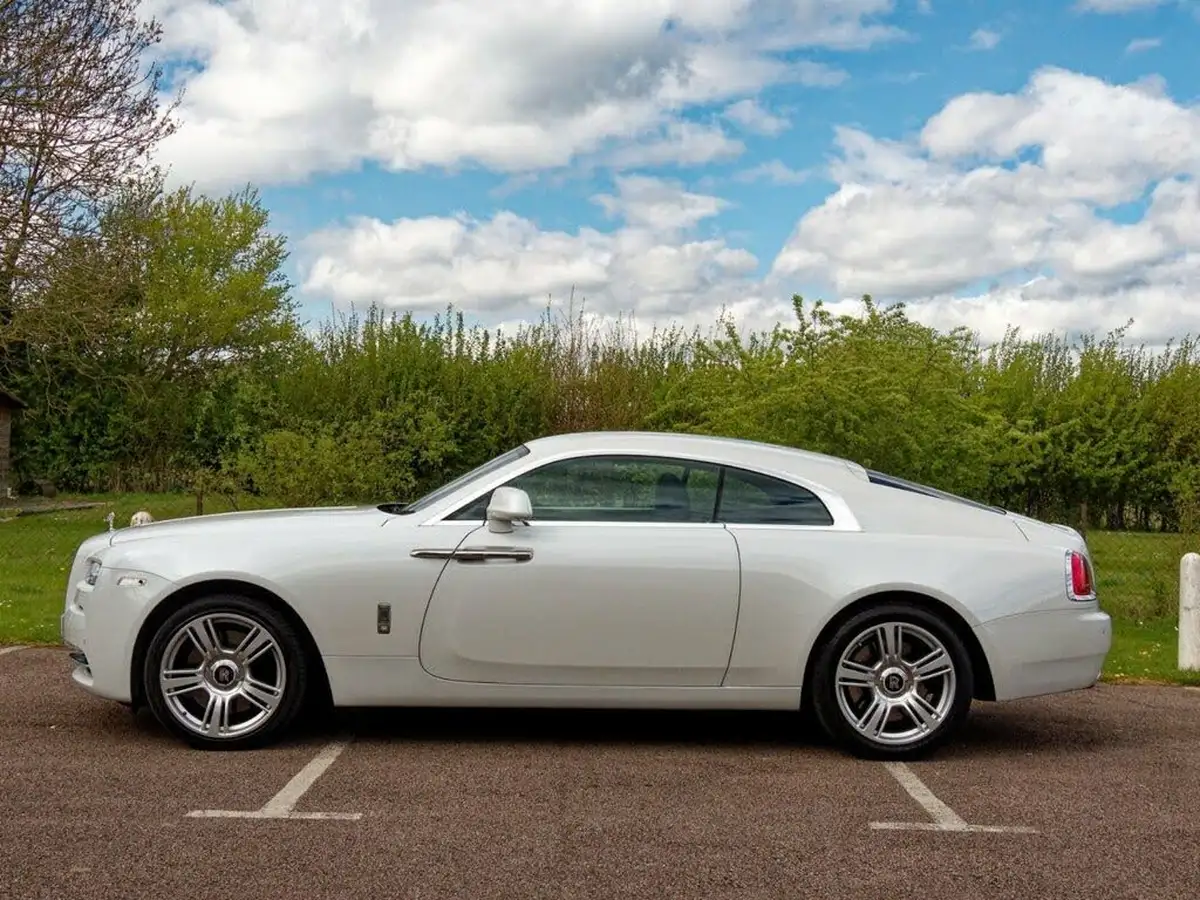 2016-rolls-royce-wraith-66-big-6