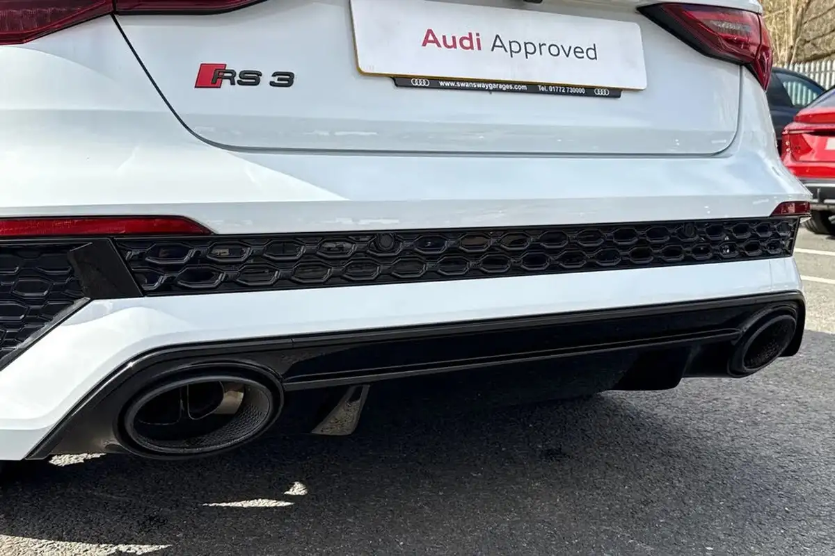 2022-audi-rs3-25-tfsi-carbon-black-saloon-4d-big-39