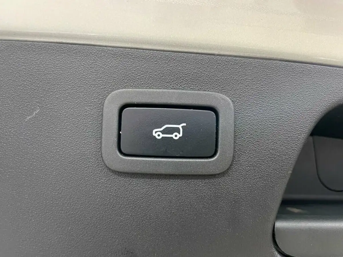 2019-jaguar-e-pace-20-i4d-hse-180ps-big-17