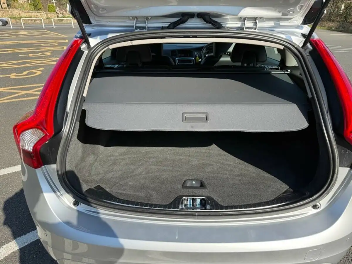 2014-volvo-v60-16td-d2-se-lux-nav-powershift-big-13