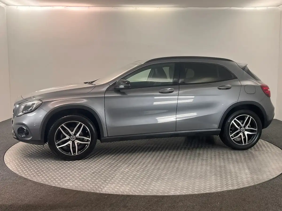 2020-mercedes-benz-gla-class-16-gla-180-urban-edition-7g-dct-big-12