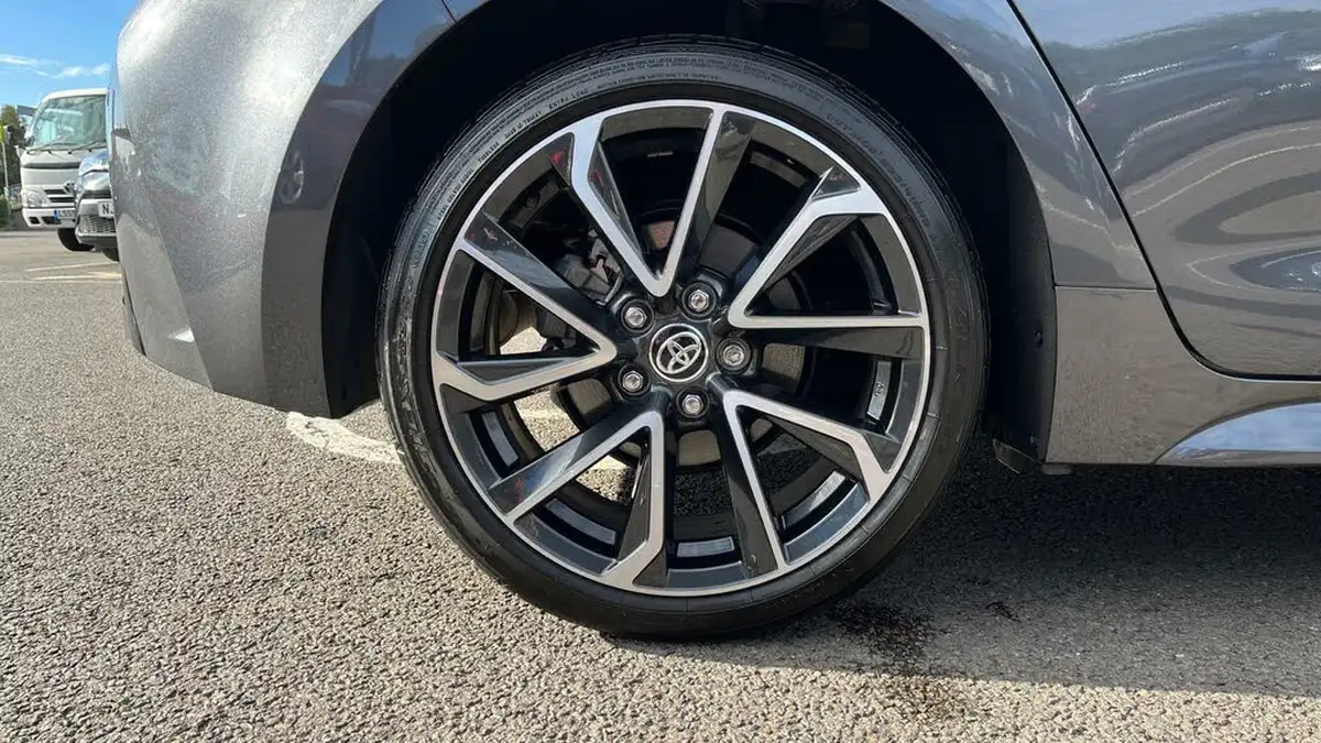 2023-toyota-corolla-20-vvt-i-excel-193bhp-hatchback-big-24