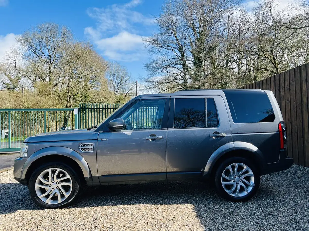 2016-land-rover-discovery-4-30-sd-v6-hse-big-12