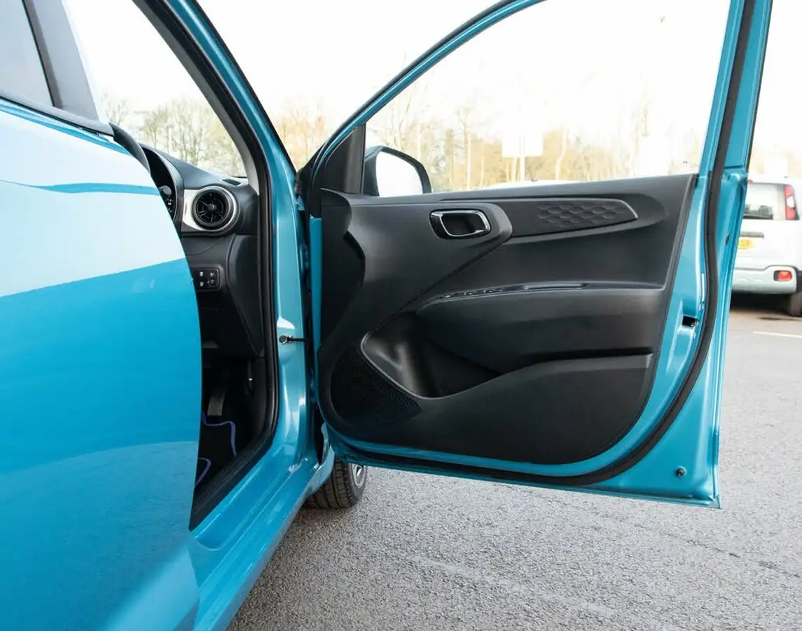 2020-hyundai-i10-10-premium-big-13