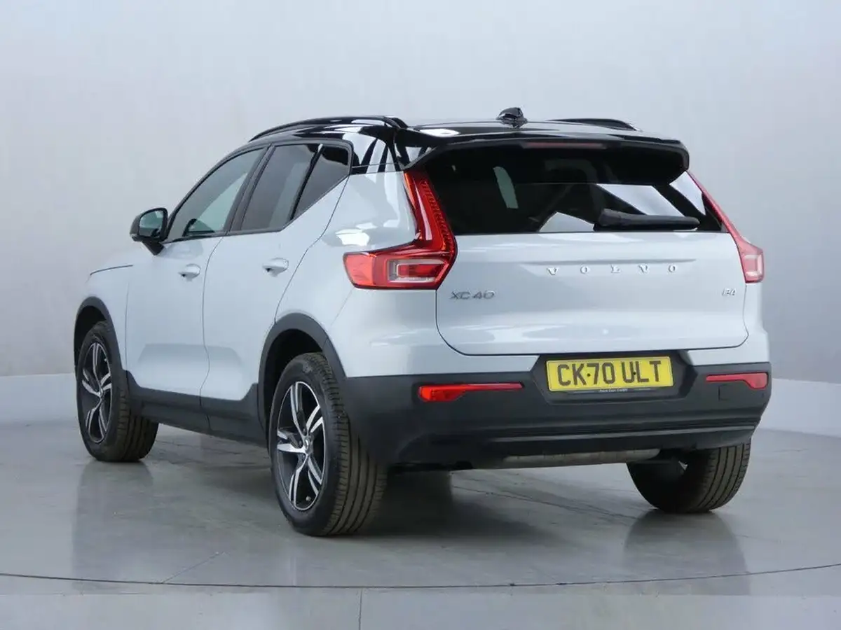 2020-volvo-xc40-20-b4-r-design-big-5