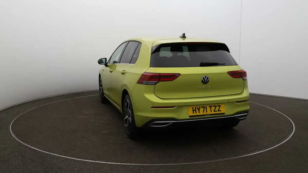 2021-volkswagen-golf-15-tsi-style-130ps-hatchback-big-52
