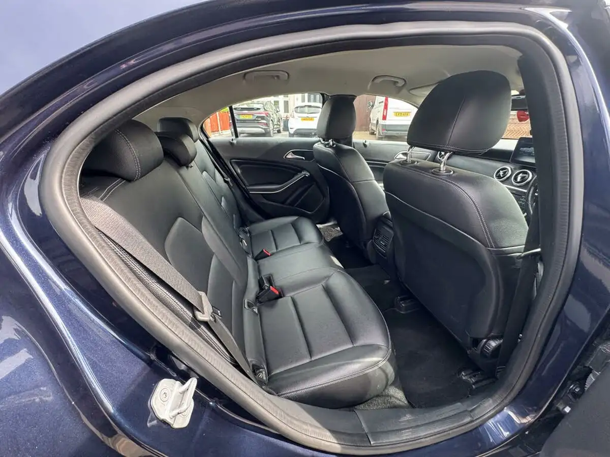 2017-mercedes-benz-a-class-16-a180-sport-ss-7g-dct-big-31