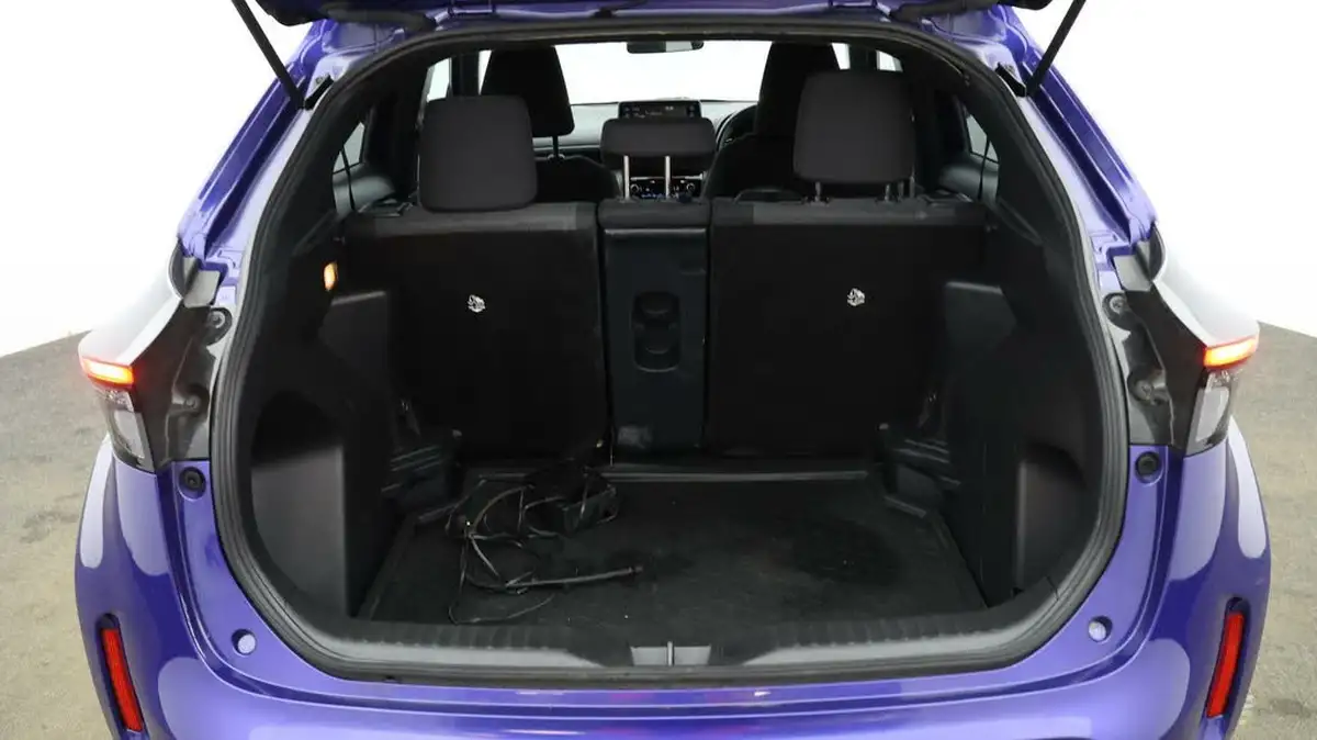 2022-toyota-yaris-15-vvt-i-design-panoramic-roof-big-10