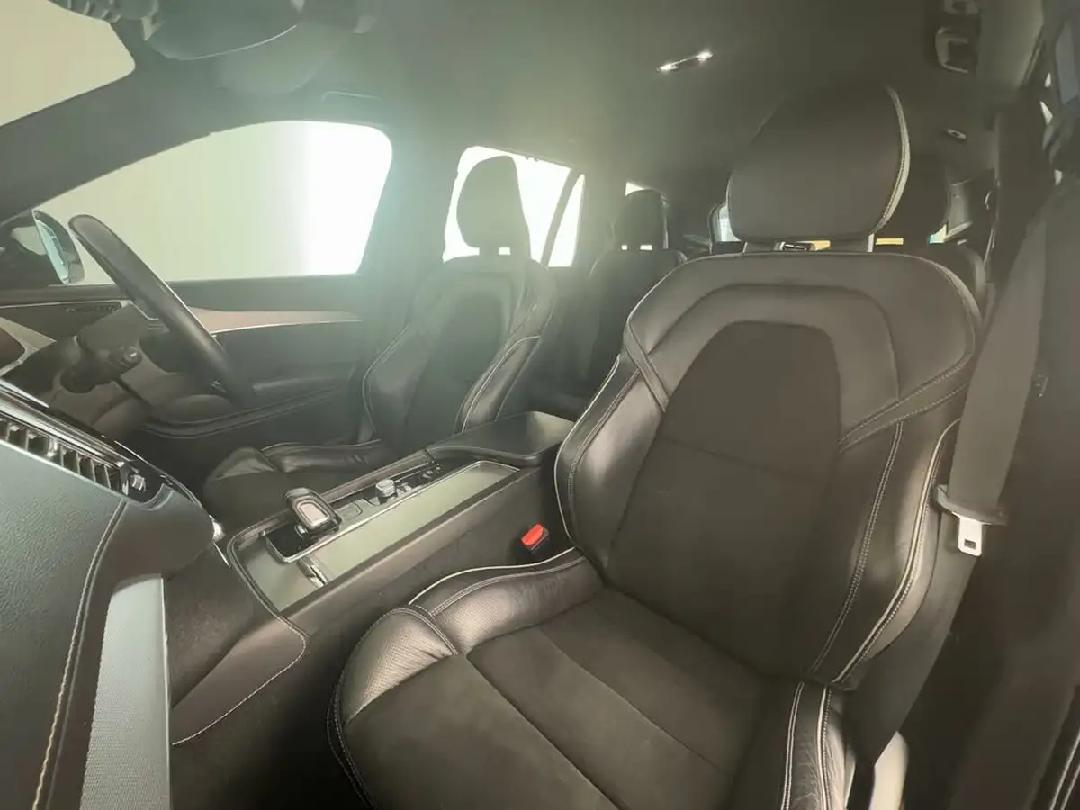 2021-volvo-xc90-20-b5-r-design-big-13
