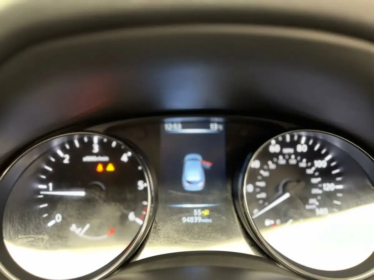 2014-nissan-qashqai-15dci-acenta-big-10