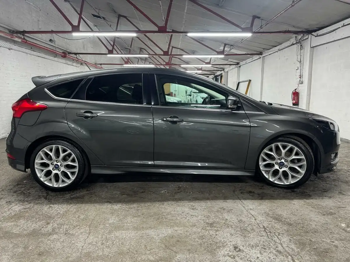 2015-ford-focus-16tdci-zetec-s-hatchback-big-42