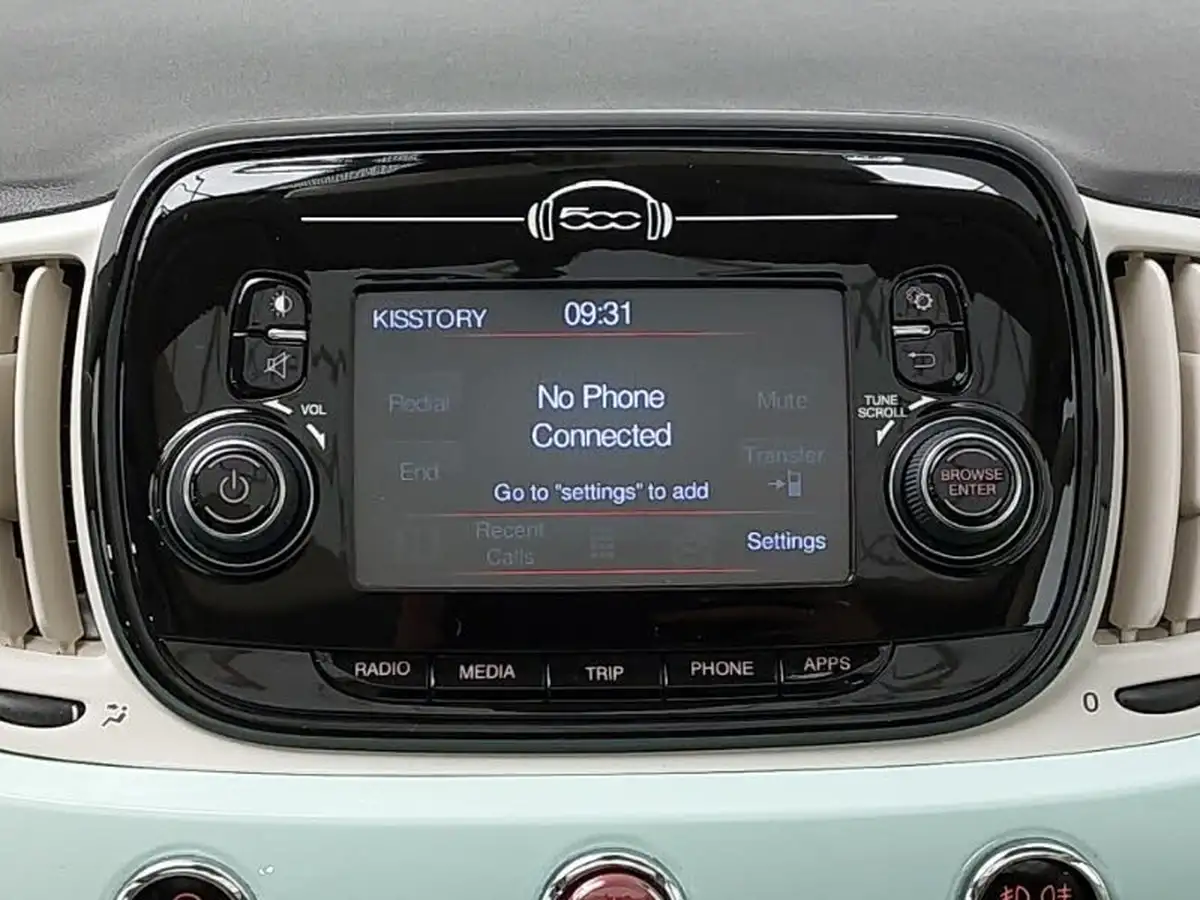 2018-fiat-500-12-lounge-big-10