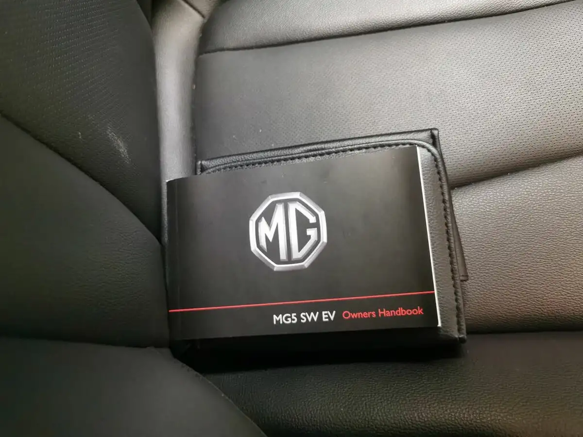 2022-mg-mg5-e-exclusive-ev-long-range-big-33