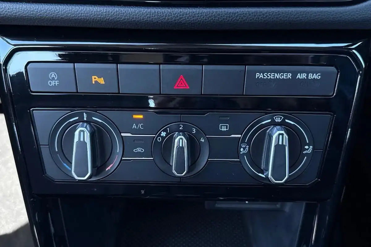 2024-volkswagen-t-cross-10-tsi-life-95ps-big-21
