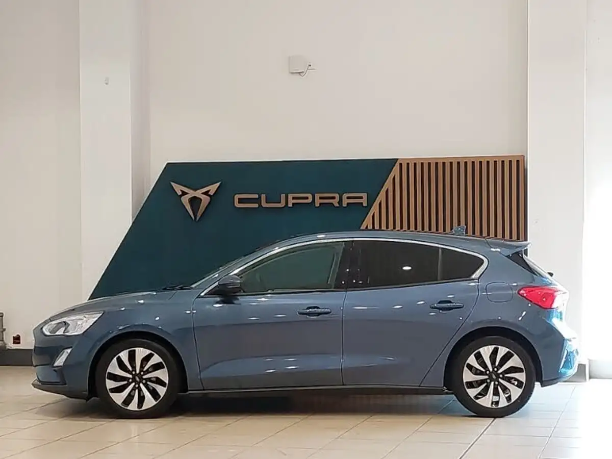 2019-ford-focus-10t-zetec-125ps-hatchback-big-3