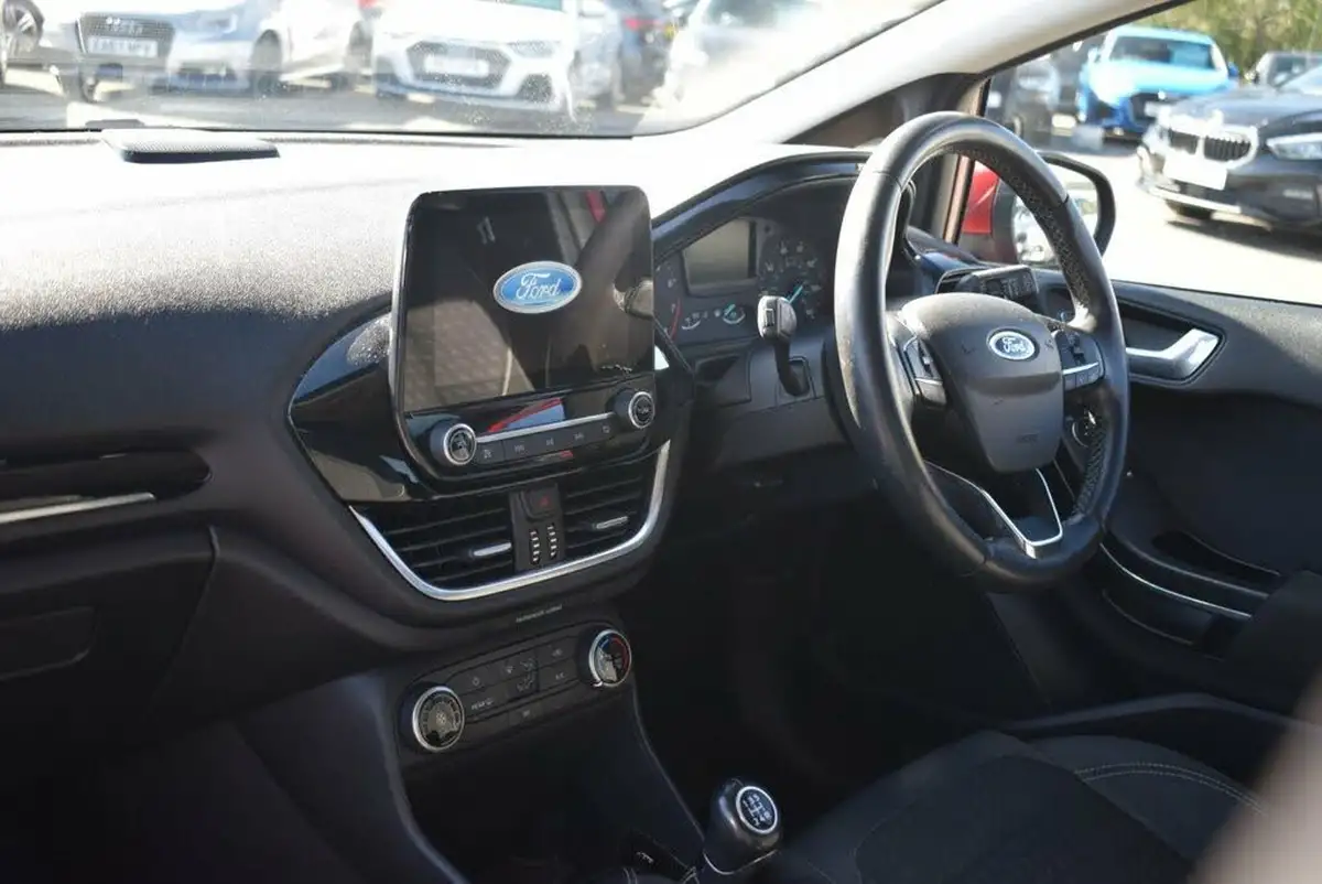 2017-ford-fiesta-11-ti-vct-zetec-5d-big-7