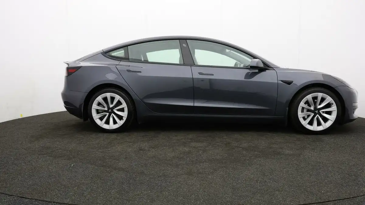 2021-tesla-model-3-e-long-range-4x4-big-7