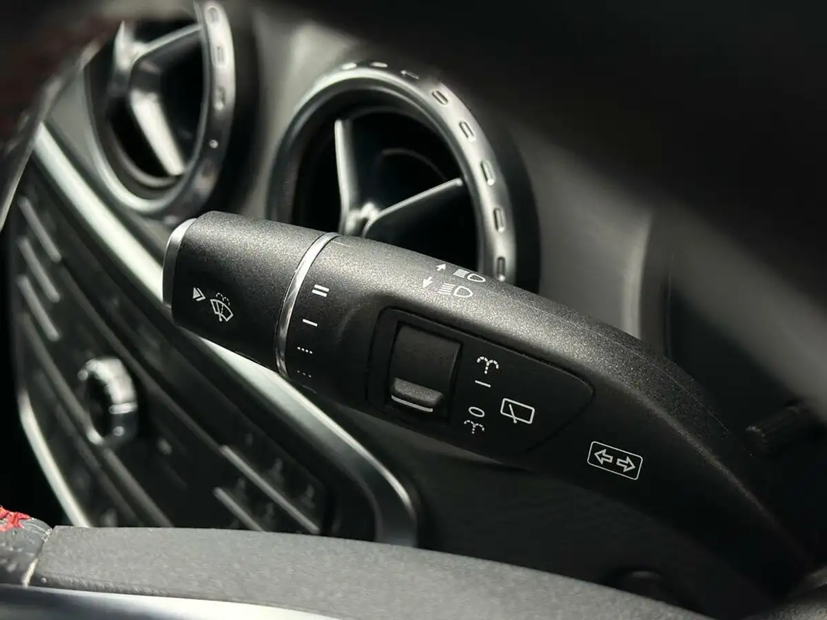 2015-mercedes-benz-gla-class-21d-gla-200d-amg-line-ss-big-11