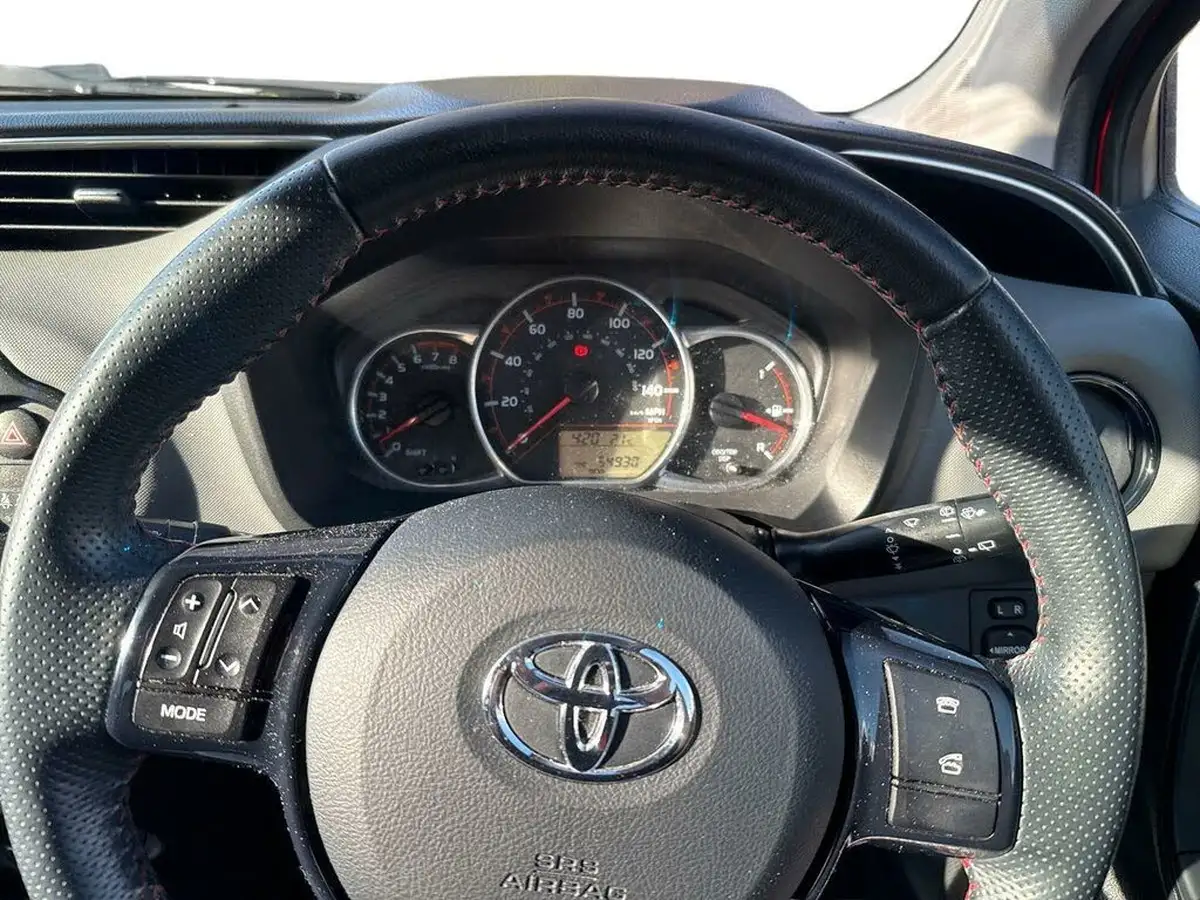 2015-toyota-yaris-133-sport-big-12