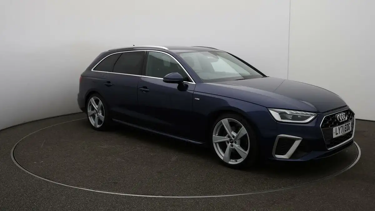 2022-audi-a4-avant-20-35-tfsi-s-line-tronic-big-38