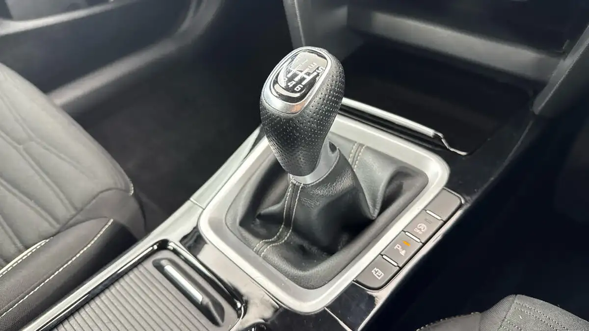2022-kia-pro-ceed-15-t-gdi-gt-line-big-19