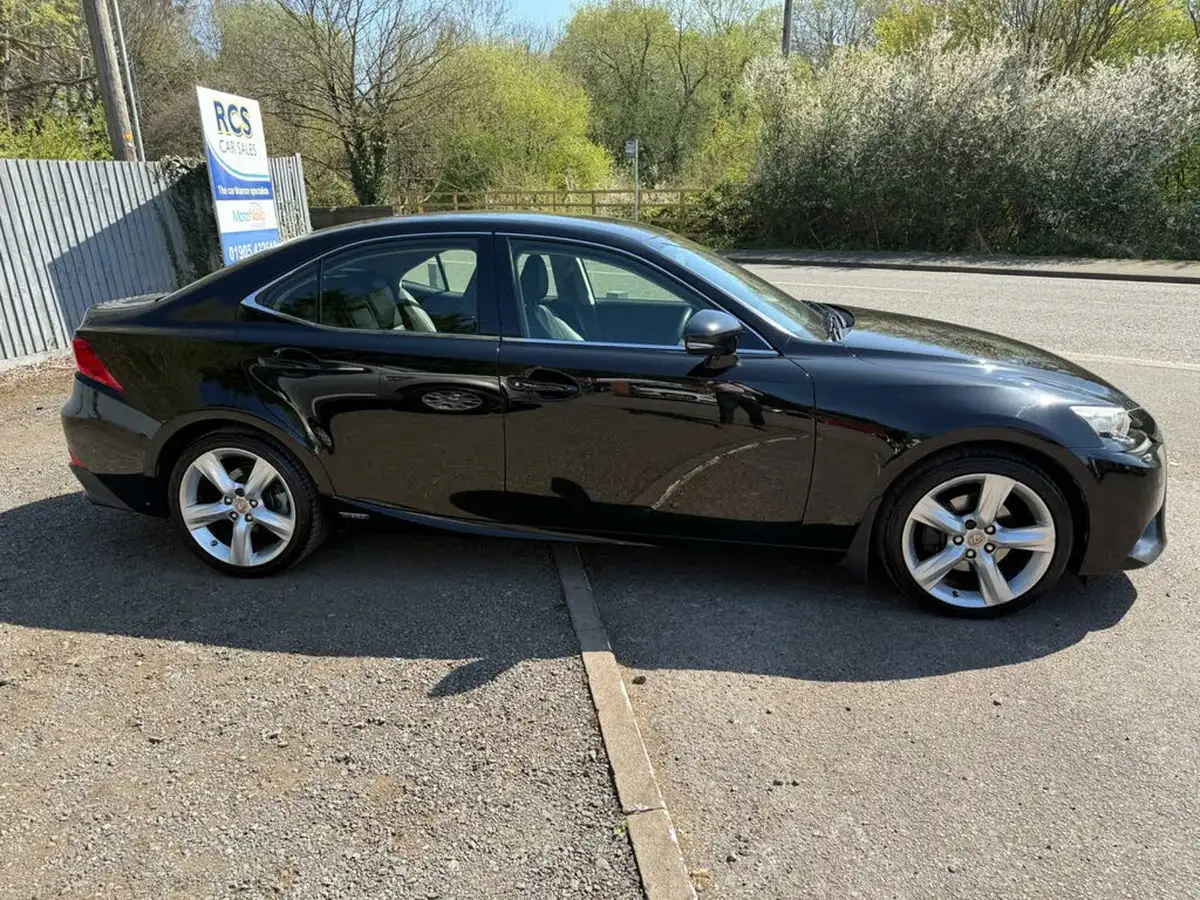 2013-lexus-is-300h-25-premier-big-1