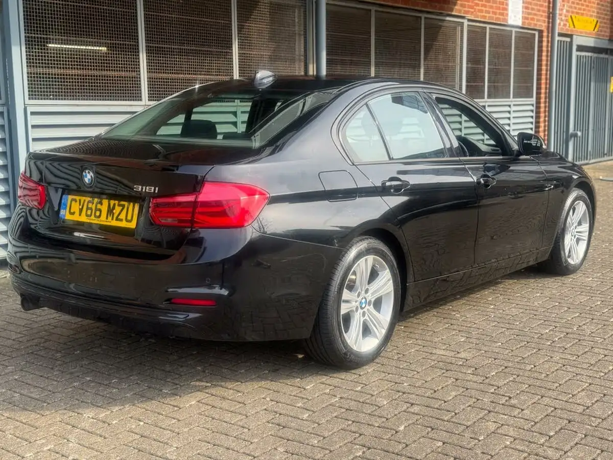 2016-bmw-3-series-15-318i-sport-saloon-4d-big-16