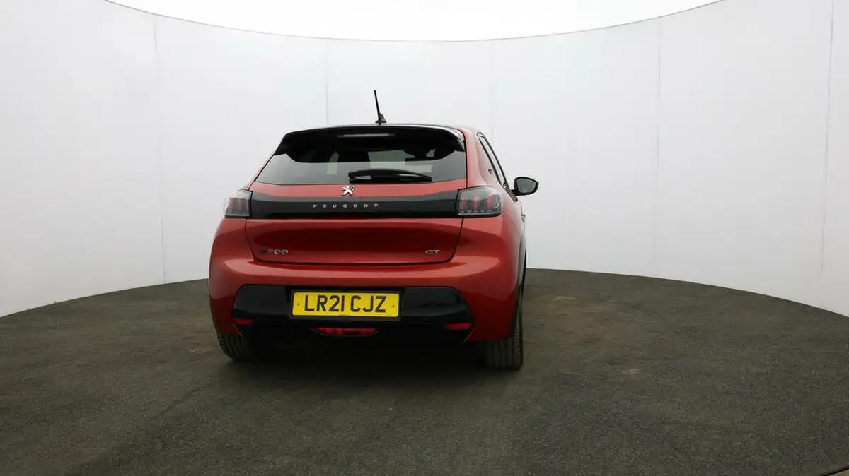 2021-peugeot-208-e-gt-premium-big-5