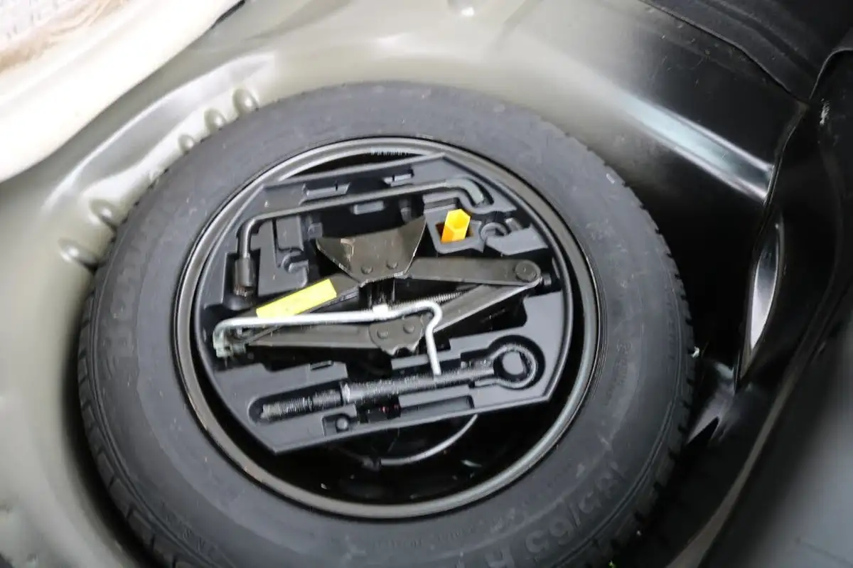 2018-citroen-c4-cactus-12-puretech-feel-110ps-big-34