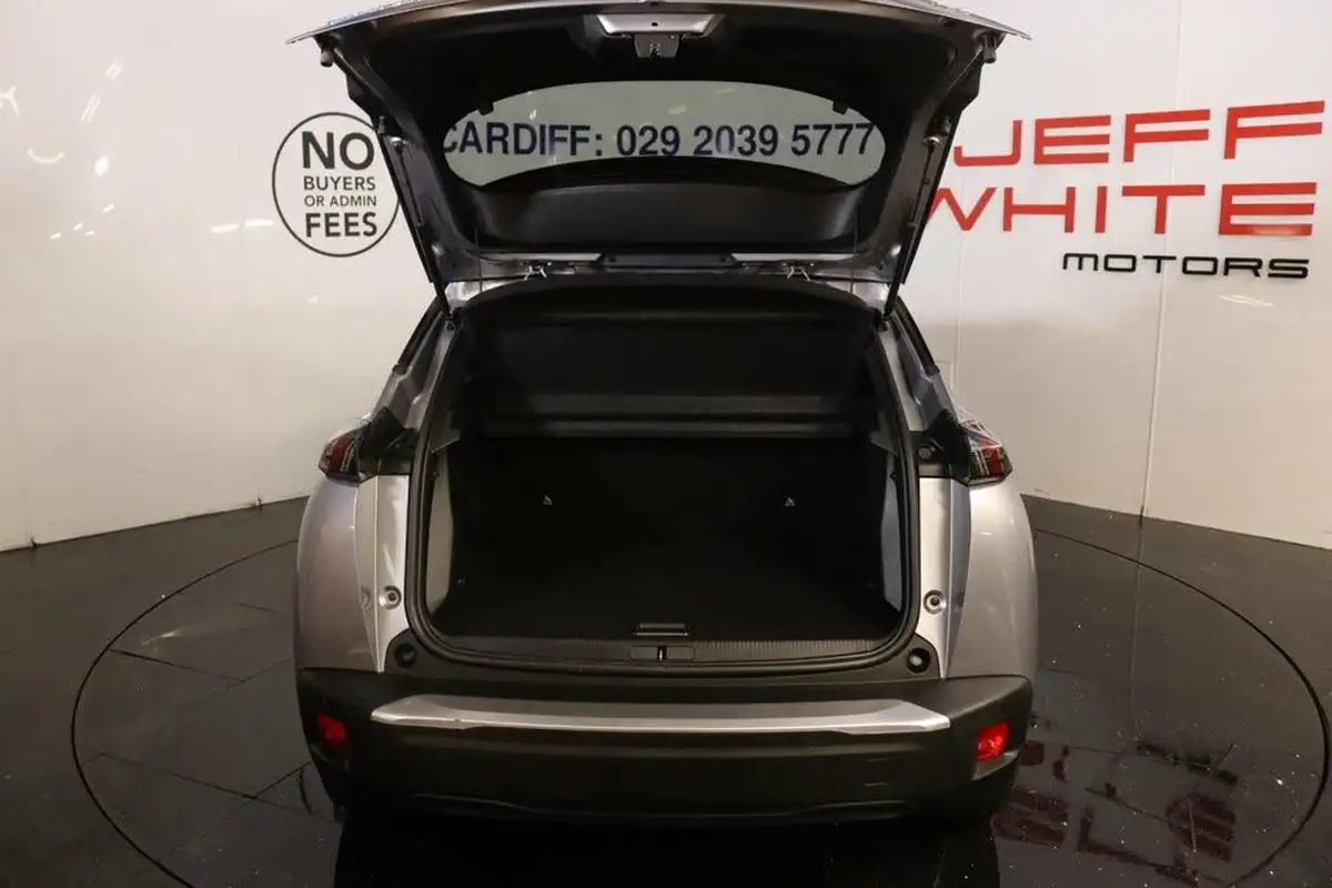 2021-peugeot-2008-suv-e-gt-premium-50kwh-big-4