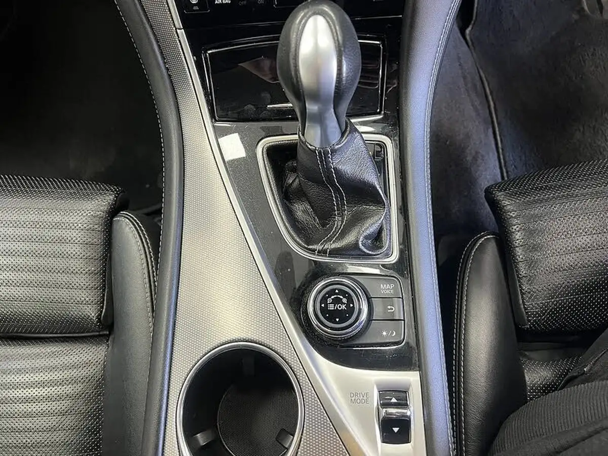 2016-infiniti-q50-20-sport-big-13