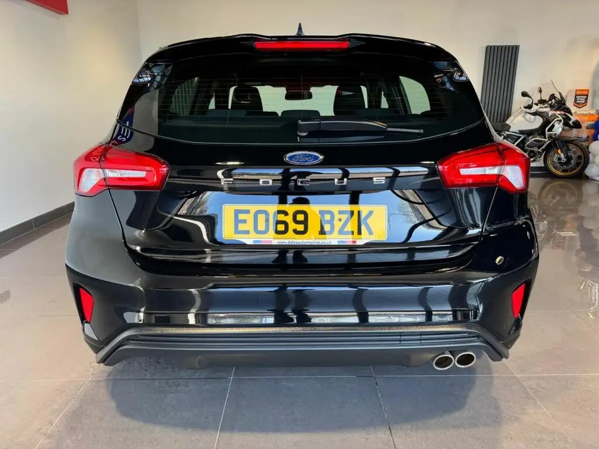 2019-ford-focus-15t-st-line-hatchback-big-6