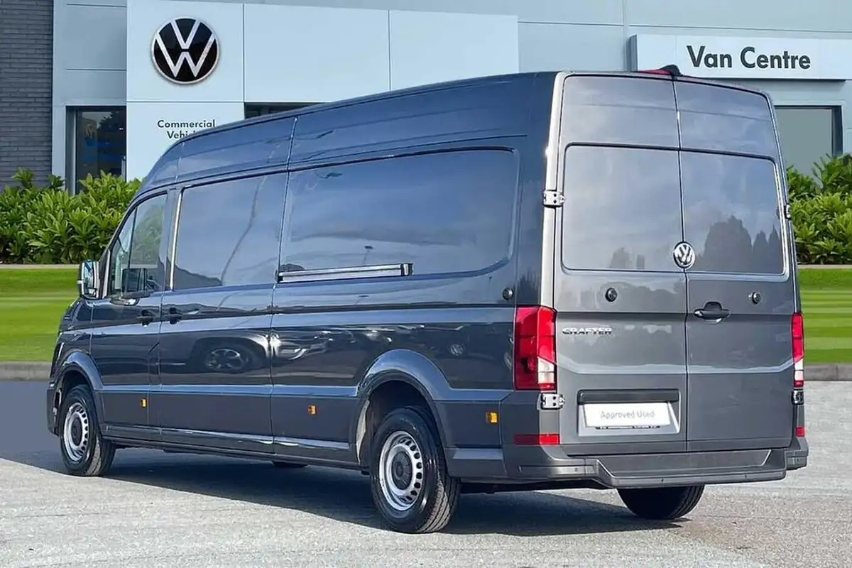 2024-volkswagen-crafter-20tdi-cr35-lwb-commerce-plus-140pseu6d-big-2