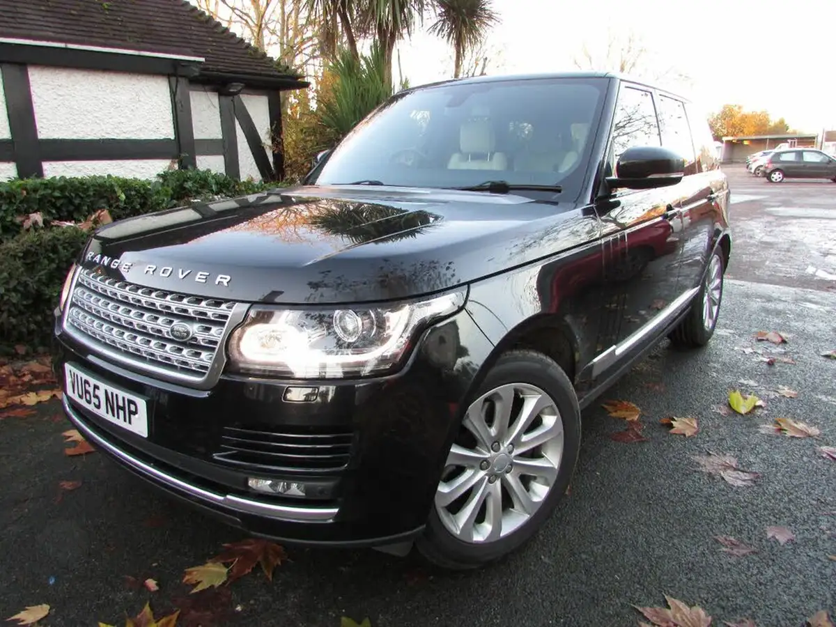 2015-land-rover-range-rover-30tdv6-vogue-big-2