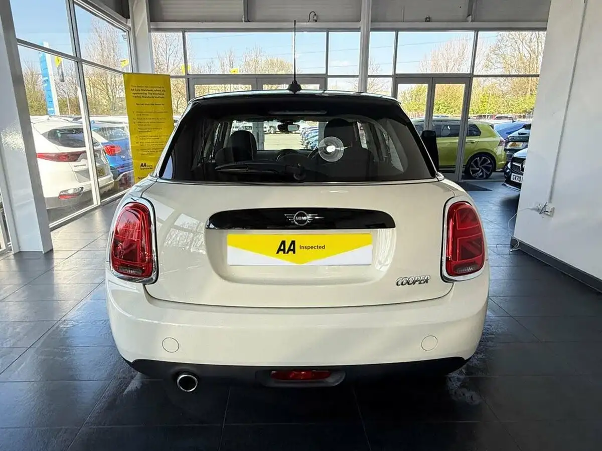 2019-mini-cooper-15-cooper-classic-hatchback-5d-big-7