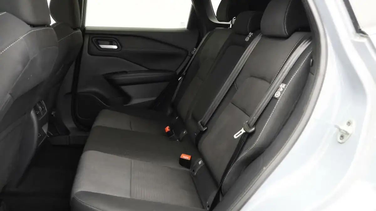 2021-nissan-qashqai-13-dig-t-premiere-edition-140ps-big-15