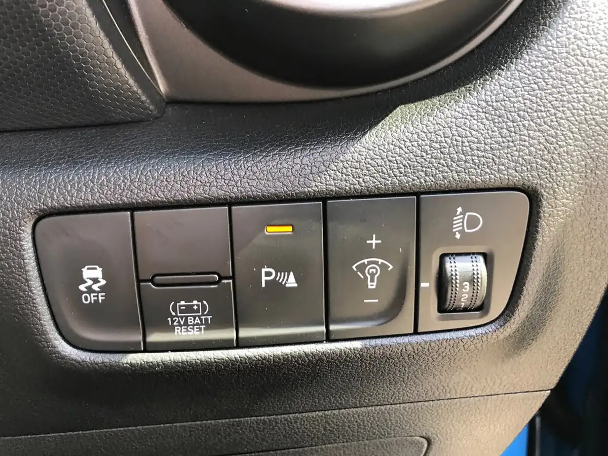 2022-hyundai-kona-16-gdi-premium-big-27