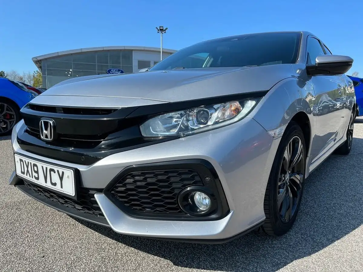 2019-honda-civic-16-i-dtec-sr-hatchback-5d-big-21