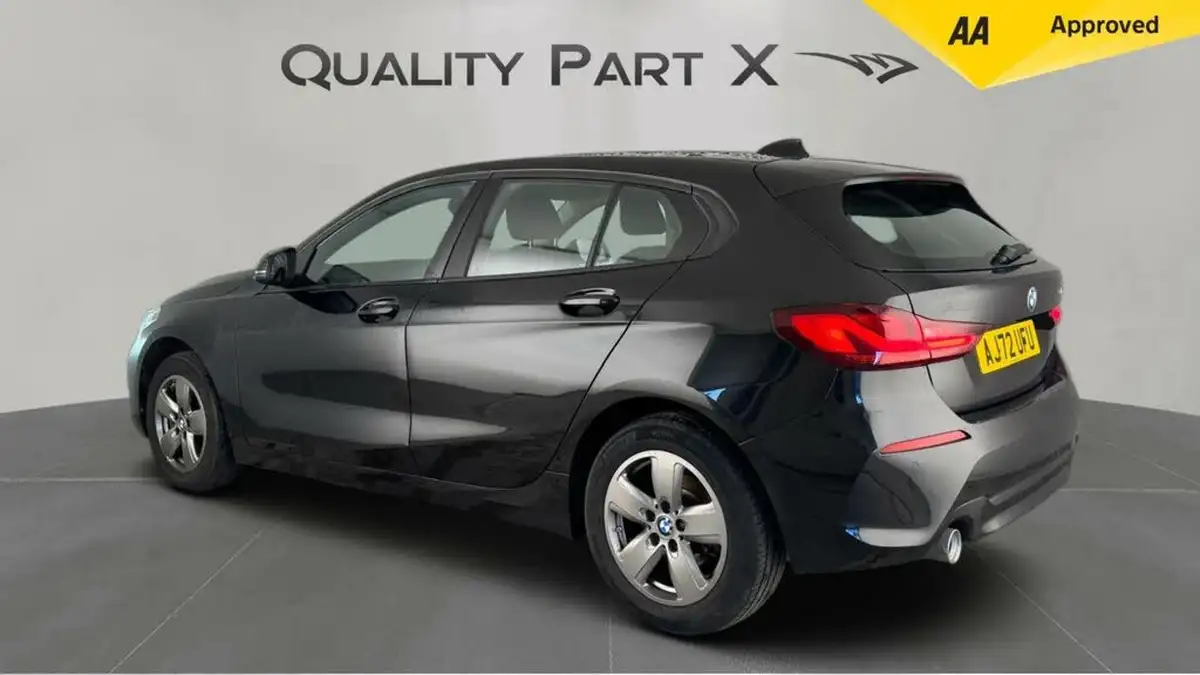 2023-bmw-1-series-15-118i-se-big-4