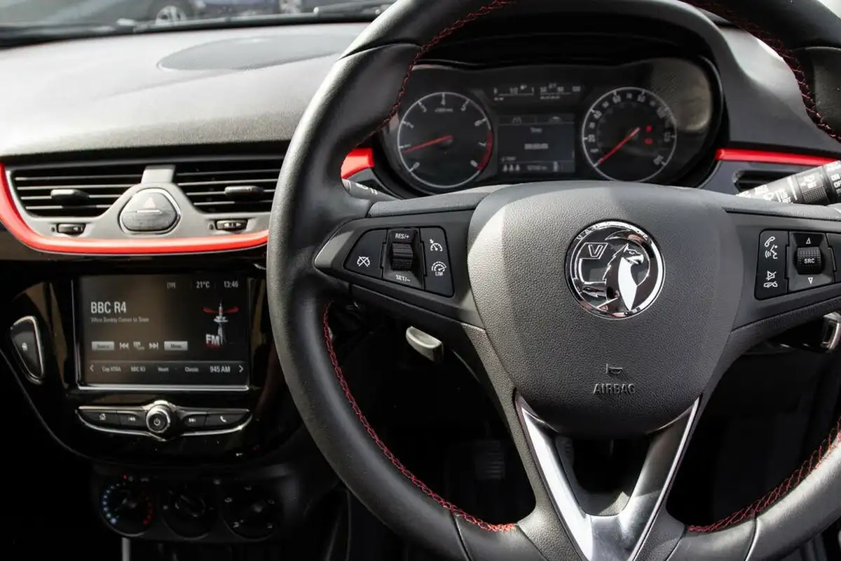 2017-vauxhall-corsa-14i-sri-90ps-ecoflex-5d-big-18