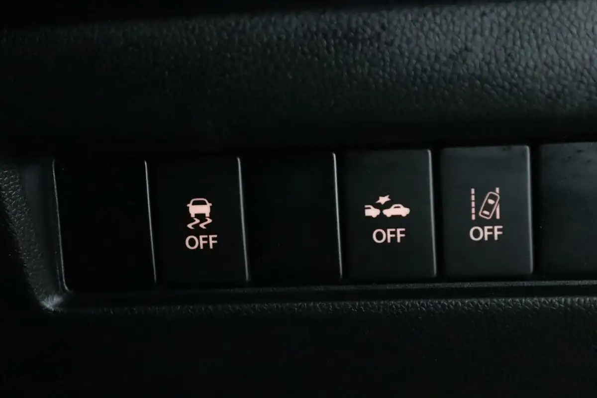 2020-suzuki-swift-10-boosterjet-sz5-auto-big-11